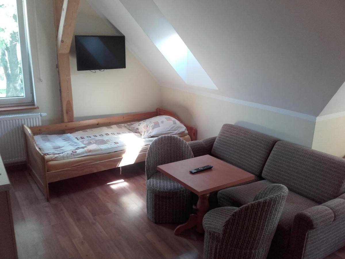 Willa Za Debami Aparthotel Głogów Exteriör bild
